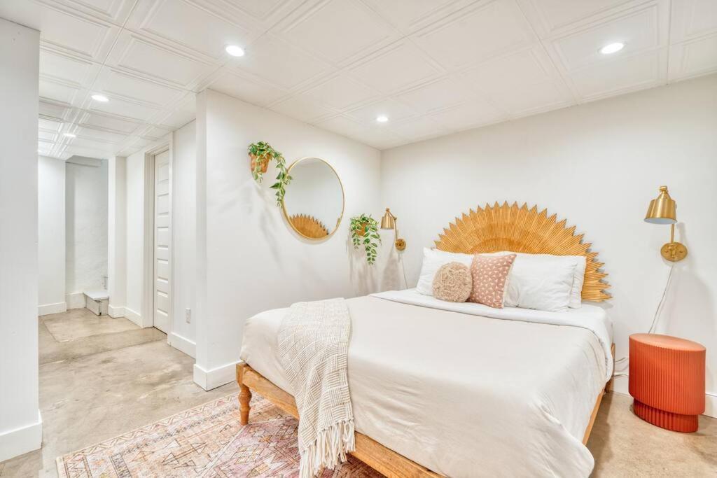 Collection - Budget-friendly Basement Hideaway - 91 Walkscore Apartment *
