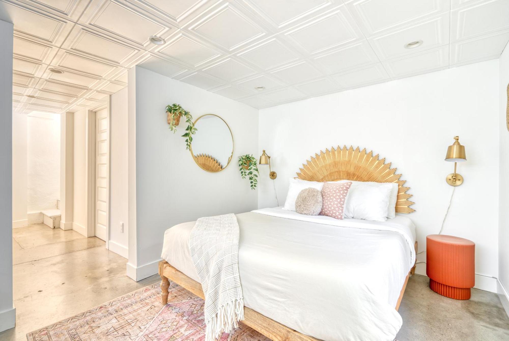 Apartment Collection - Budget-friendly Basement Hideaway - 91 Walkscore