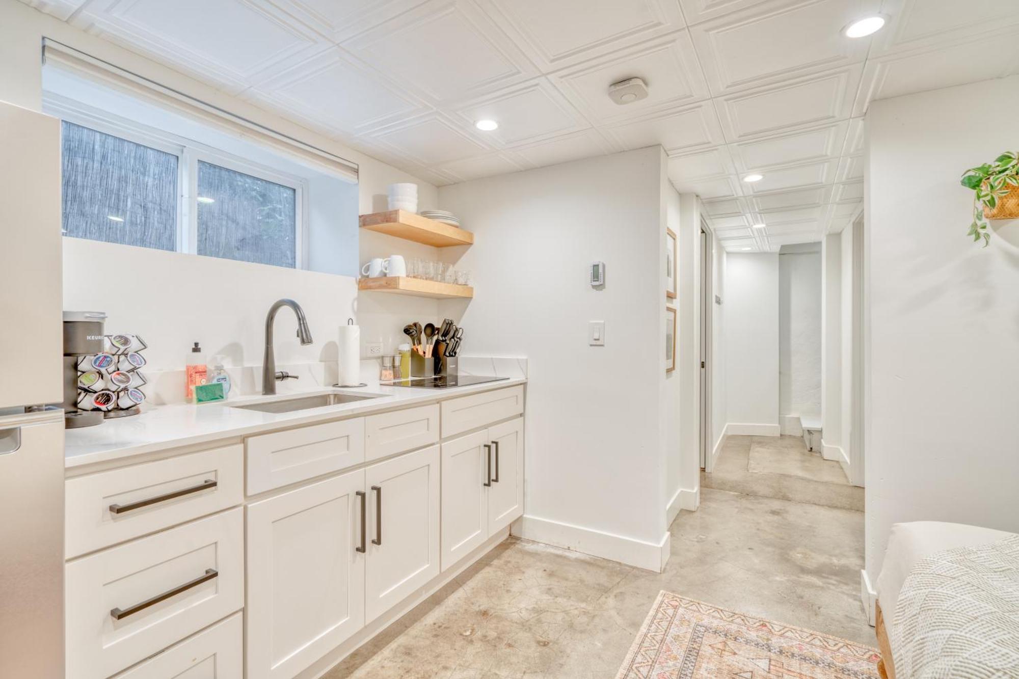 Apartment Collection - Budget-friendly Basement Hideaway - 91 Walkscore *